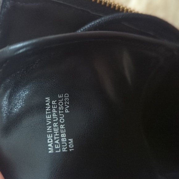 Michael Kors Yvonne Boots - Picture 8 of 9